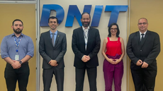 #pratodosverem: Imagem mostra representantes do DNIT e do Campus Santos Dumont e deputada federal Ana Pimentel na sede da autarquia, em Brasília