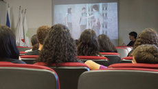 #pratodosverem: Imagem mostra estudantes no auditório do IF durante exibição de filme curta-metragem