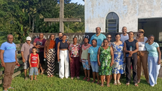 #pratodosverem: Imagem mostra servidores e estudantes do IF ao lado de lideranças da comunidade Espírito Santo