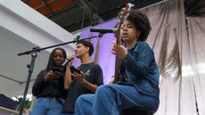 Apresentação de estudantes durante o Sarau Mineiridades