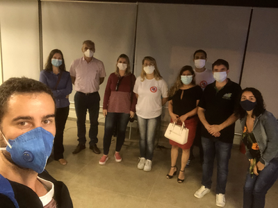 #pratodosverem: Imagem mostra profissionais de Saúde que compuseram uma das equipes de avaliação do protótipo, além de membros da equipe do projeto. Foto: Luciano Gonçalves (arquivo pessoal).