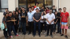 #pratodosverem: Imagem mostra estudantes e professores de Eletrotécnica com os rádios de galena construídos em trabalho interdisciplinar