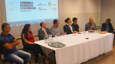 Mesa-redonda no II Seminário do NDF-MG.png