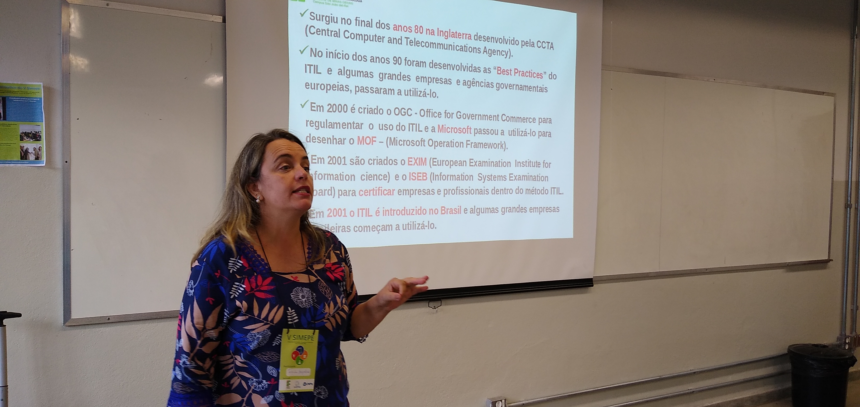 Professora Teresinha Magalhães oferecendo oficina - V Simepe