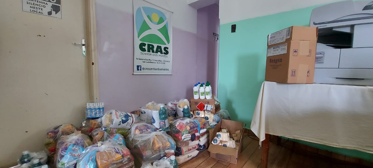 Entrega das doações das 21 cestas no CRAS Senhor dos Montes