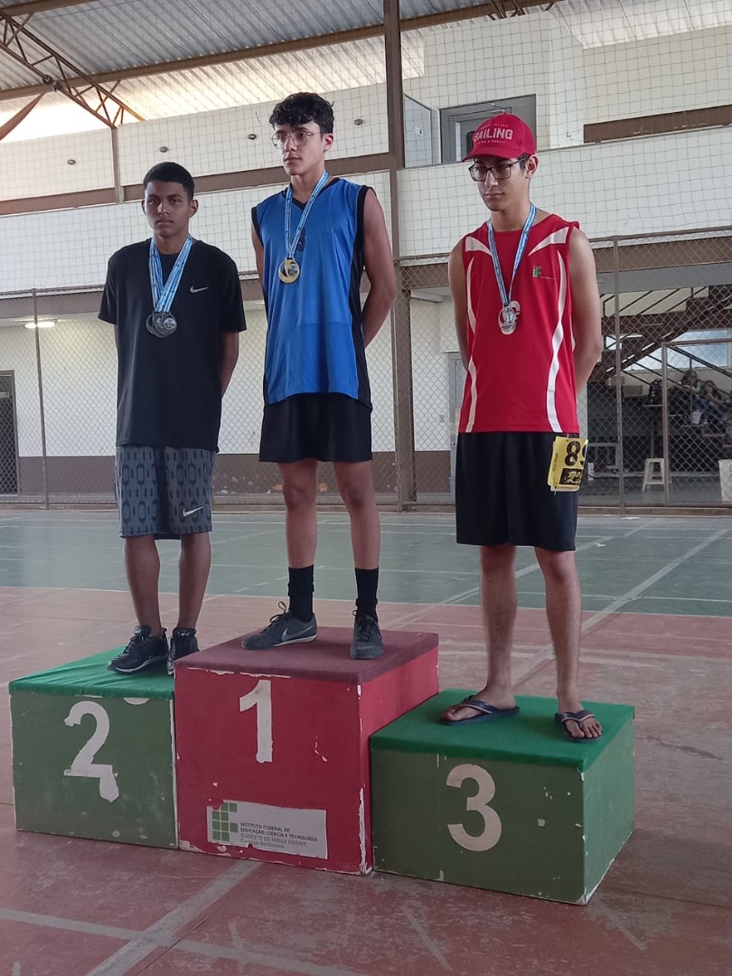 Gabriel campeão salto em distancia.jpeg