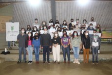 Entrega de premiação para os alunos do Ensino Médio Integrado (EMI) em Técnico em Edificações e Meio Ambiente.