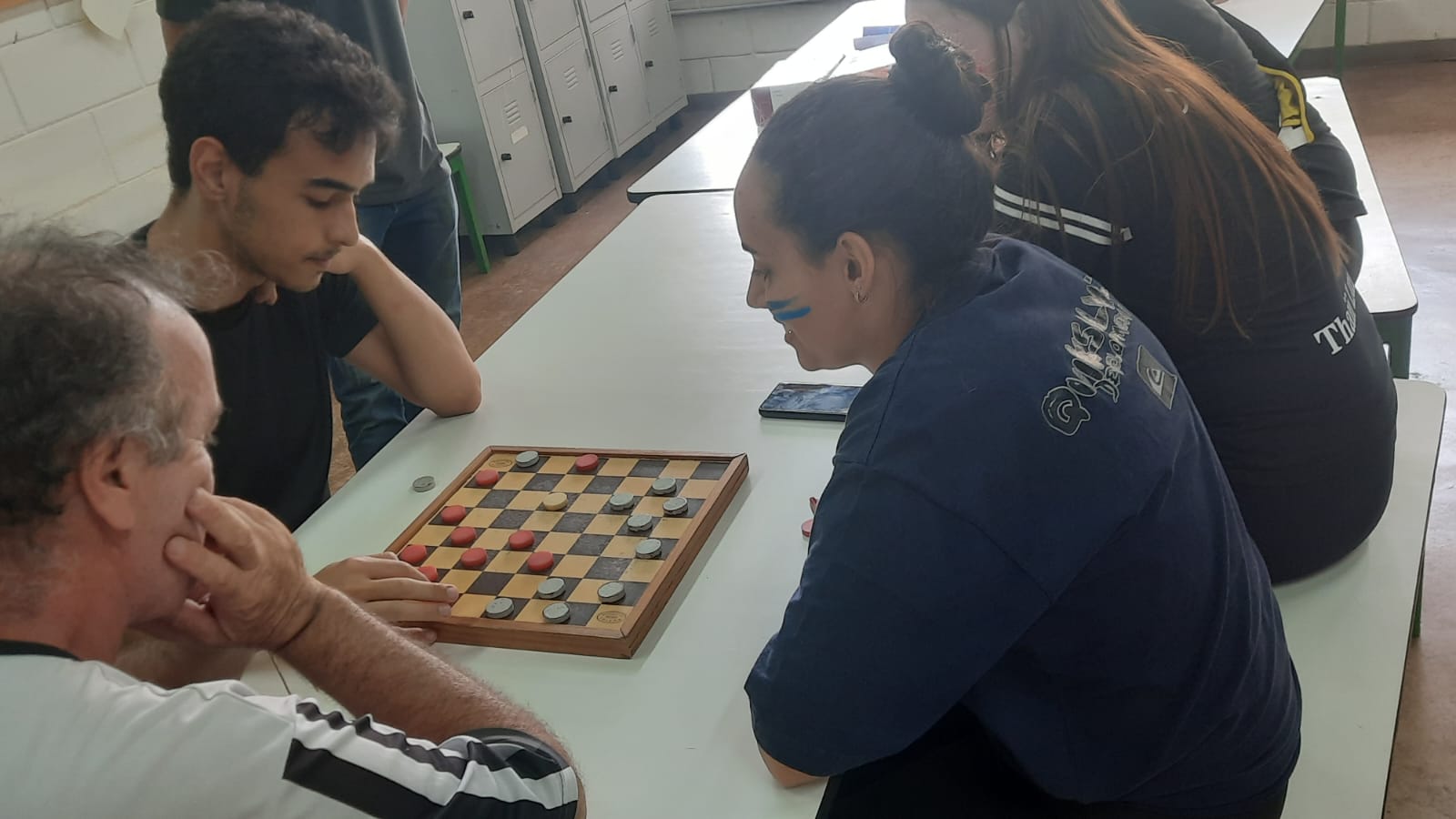 Disputa de dama jogos interclasse.jpeg