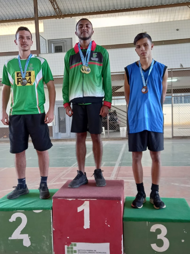 aluno Vinícius campus SJDR 3 lugar nos 200m rasos Barbacena.jpeg