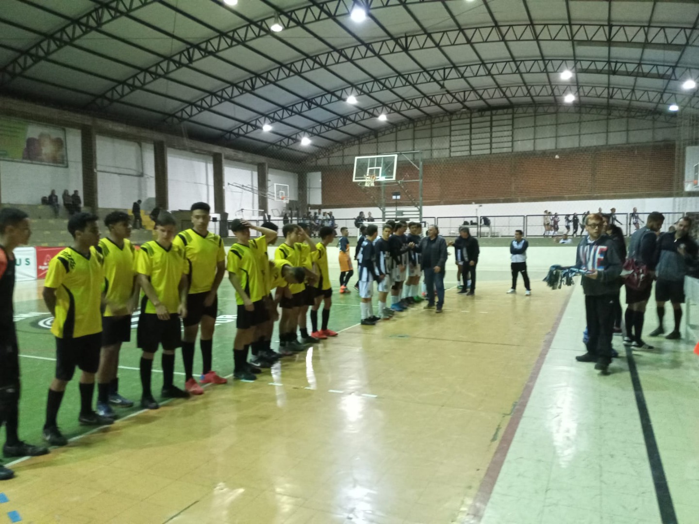 entrega premiação torneio inverno do Athletic.jpeg