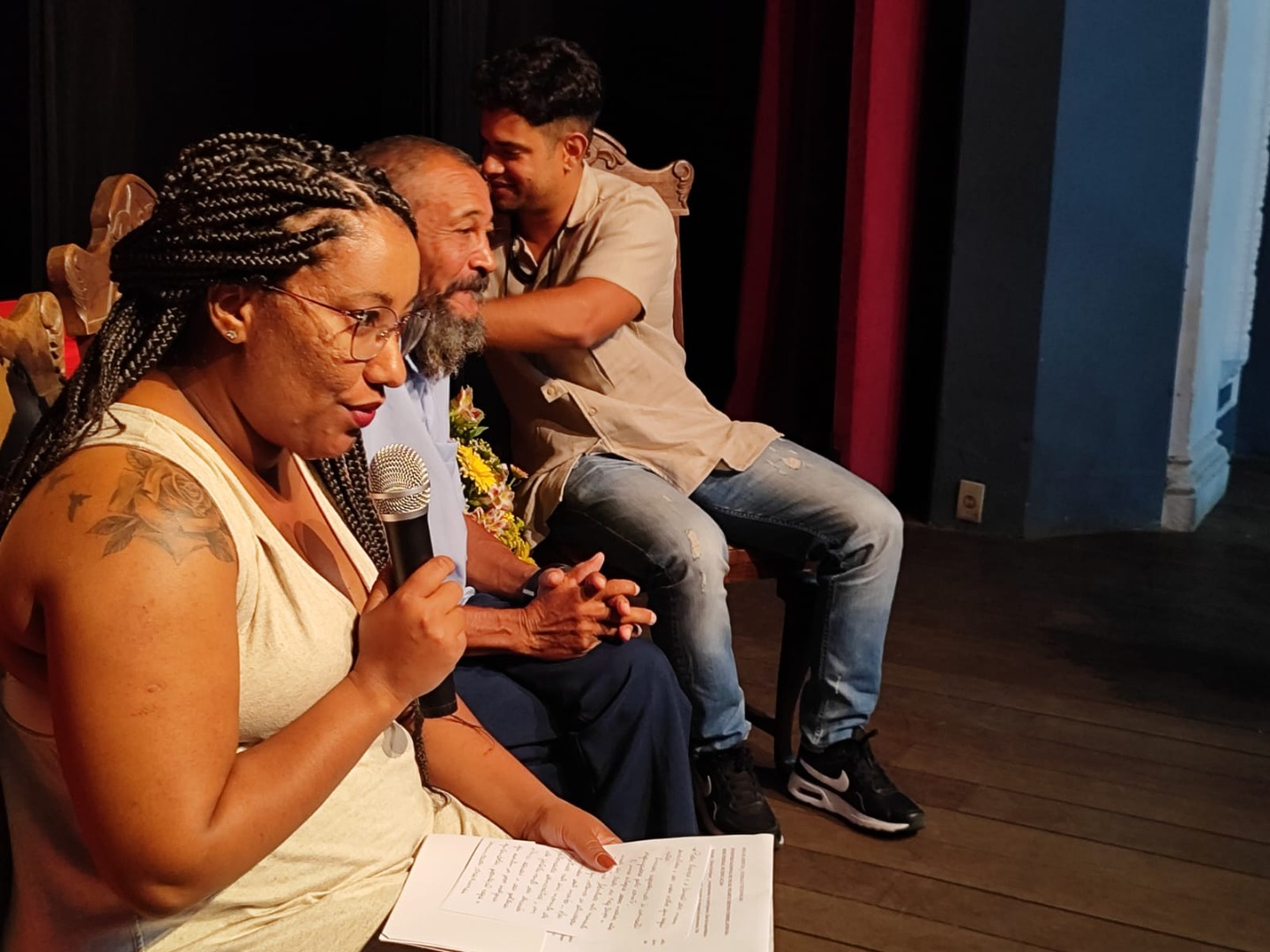 Débora Rodrigues Mediadora da Conferência de abertura, Nego Bispo e Felipe Tuxá