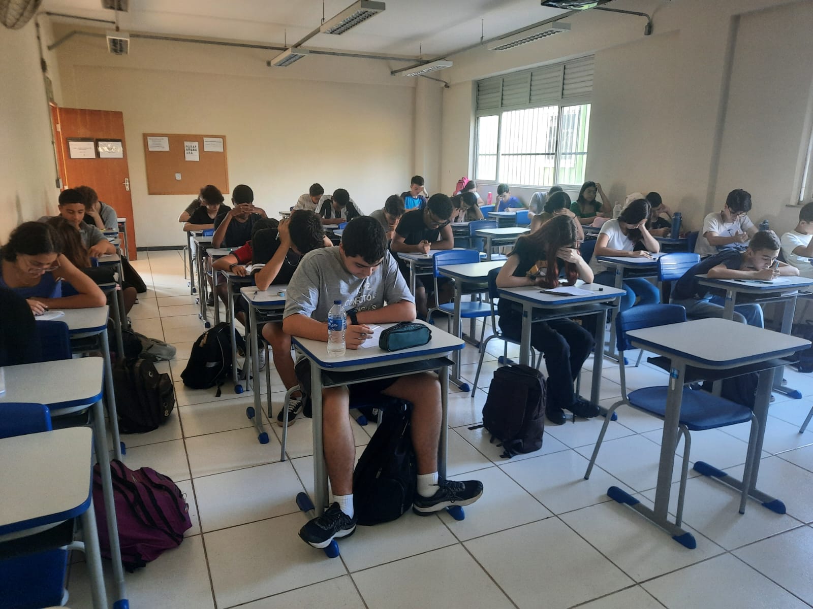 ALUNOS DO ENSINO MÉDIO INTEGRADO PARTICIPAM DA OLIMPÍADA DE BIOLOGIA