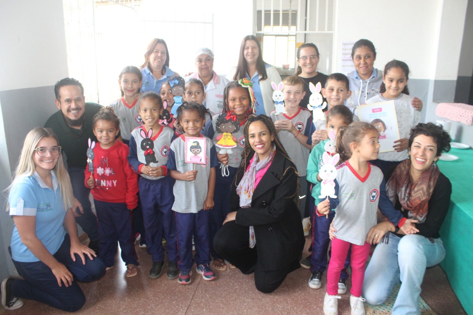 PROJETO DE EXTENSÃO E NEABI ENTREGA LIVROS NA COMUNIDADE QUILOMBOLA DE CURRALINHO DOS PAULAS