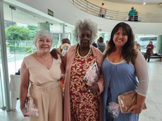Professoras do curso de Letras participam do lançamento de antologia em BH